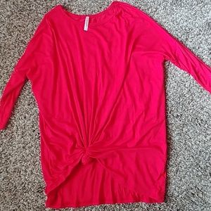 Red knotted top